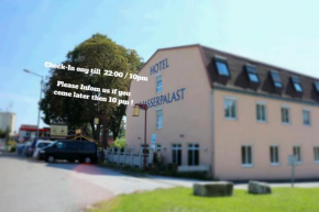 Отель Hotel Wasserpalast  Грац